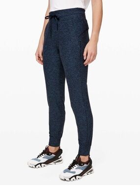 NWT Lululemon Ready to Rulu Jogger 29"
Heathered True Navy / Black Sz 6
